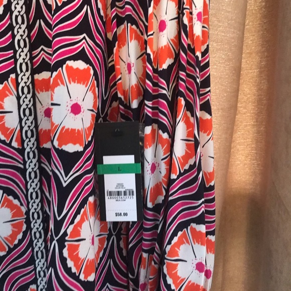 Crown & Ivy Top - Picture 2 of 3